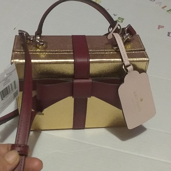 Kate Spade wrapping party crossbody or tote color golden/wine nwt - Picture 3 of 7